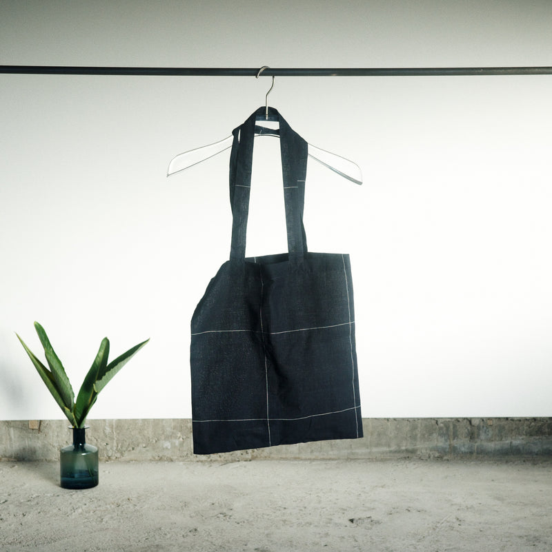 HAND WOVEN TOTE BAG (Large) - BLACK TILES