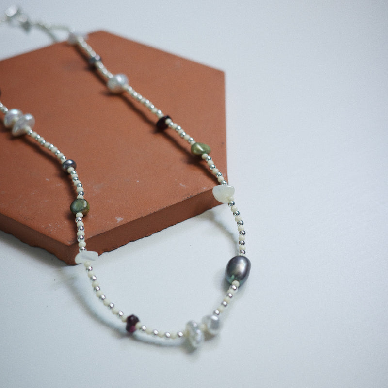 NEVE NECKLACE