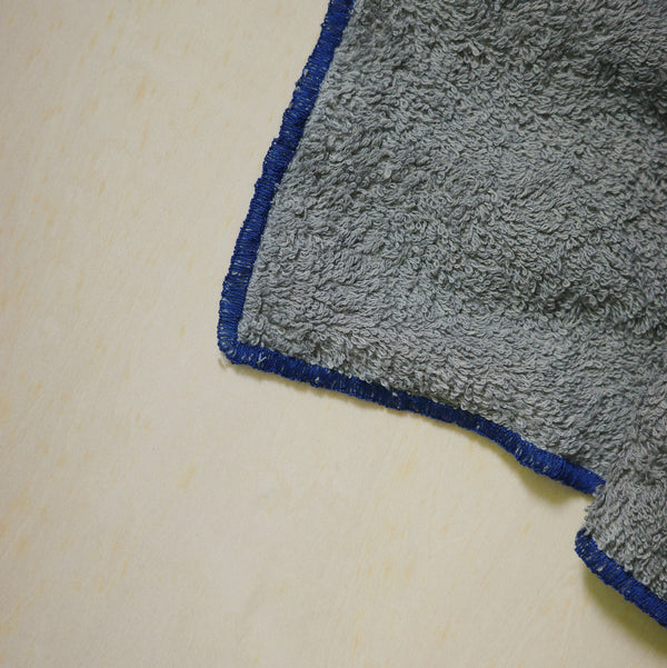 littlebodco 1/4square - cloud gray / sunday blue