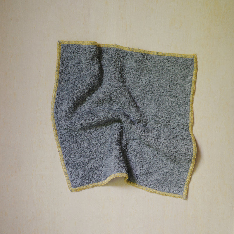 littlebodco 1/4square - cloud gray / zoo yellow
