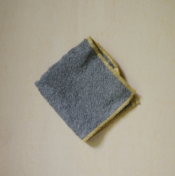 littlebodco 1/4square - cloud gray / zoo yellow