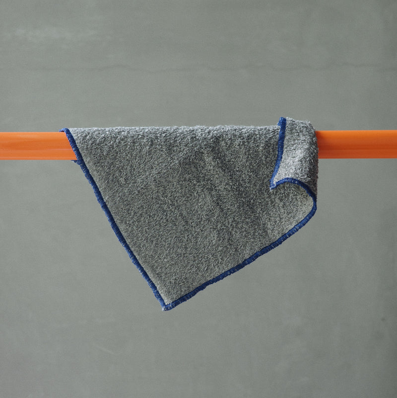 littlebodco 1/4square - cloud gray / sunday blue
