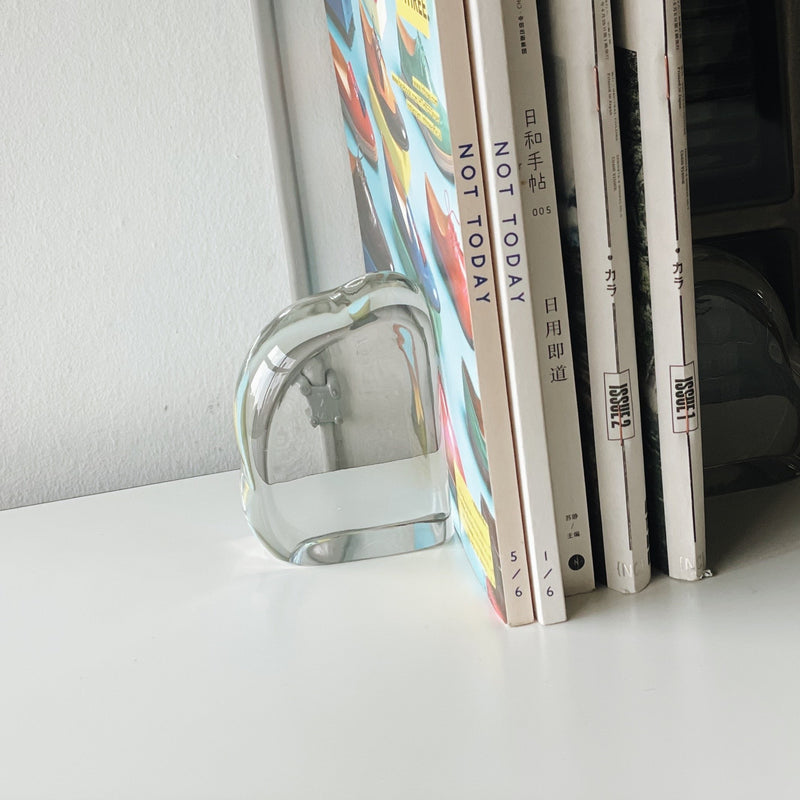 BOOKEND - D