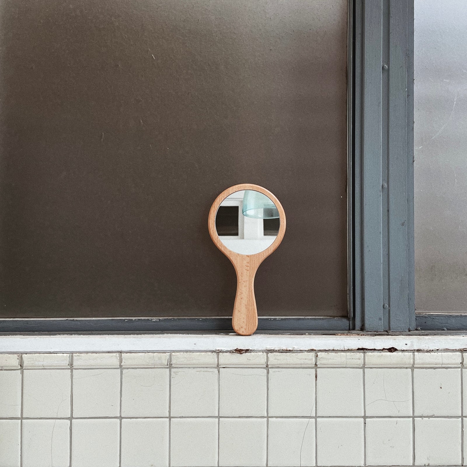 藤井風さん ハンドミラー HEHN Hand Mirror 駿河屋 - 【買取】藤井風 HEHN ハンドミラー 「Fujii Kaze “HELP
