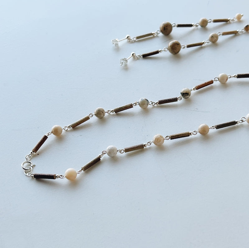 BEADS LINE AFRICAN OPAL NECKLACE